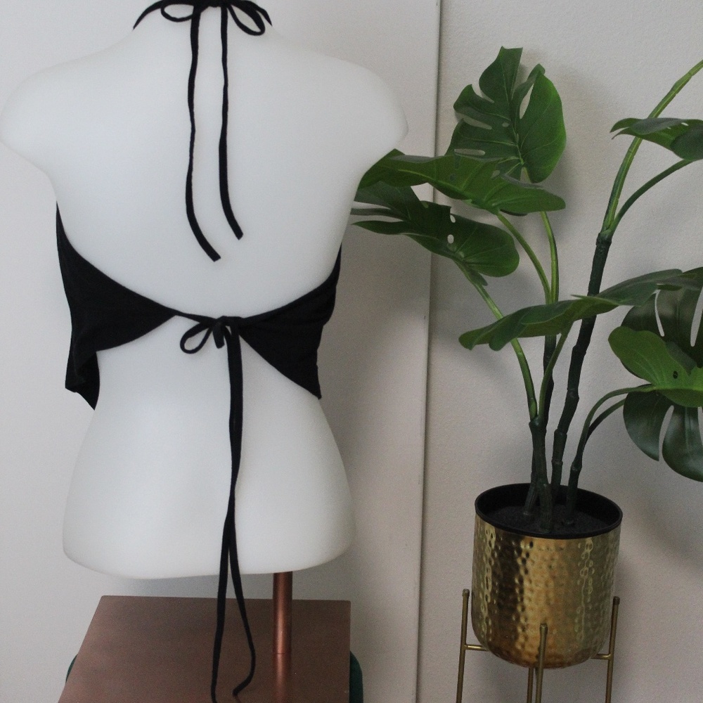 Y2K Black and White Halter tie back Bandana Hankie crop Top size large - Picture 5 of 5